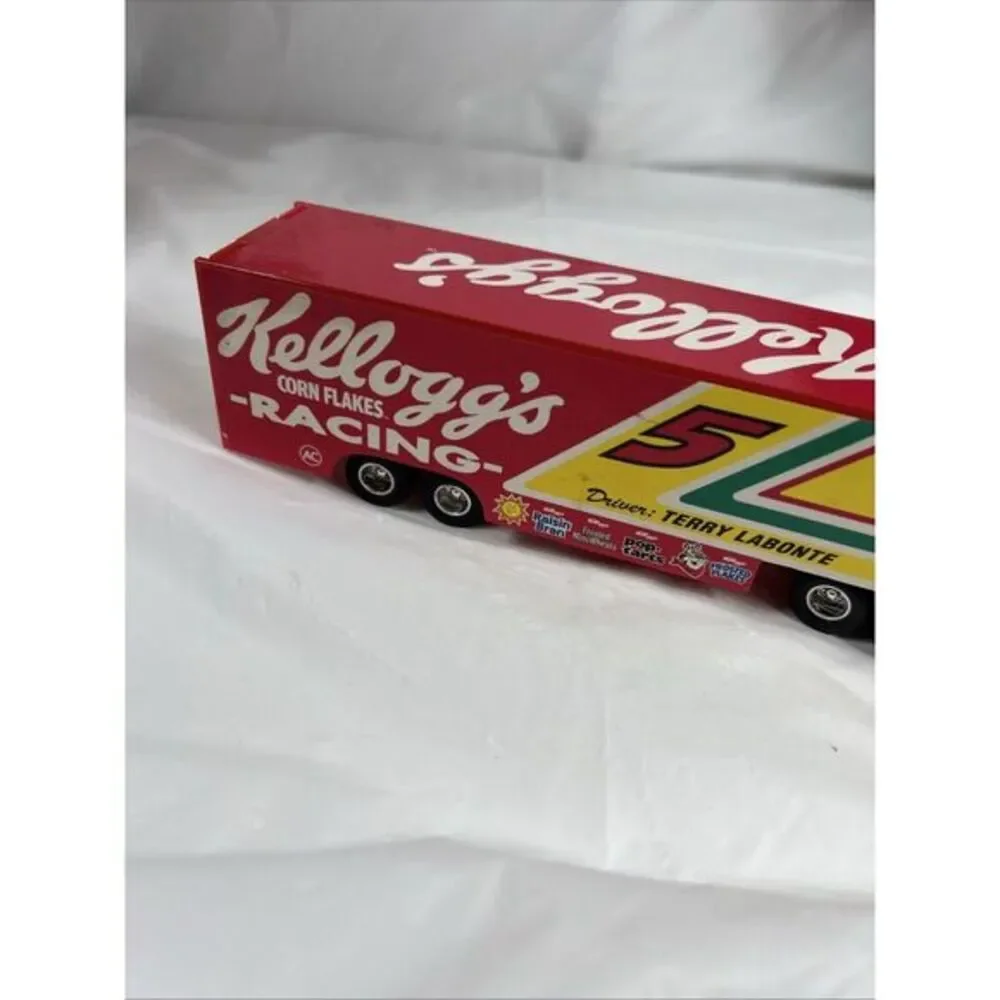 1997 Racing Champions 1:87 Micro Team Transporter NASCAR Terry Labonte Kellogg's